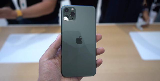 罗永浩直播卖货，弹幕声援华为，2万台iPhone却抢先被秒光(图4)